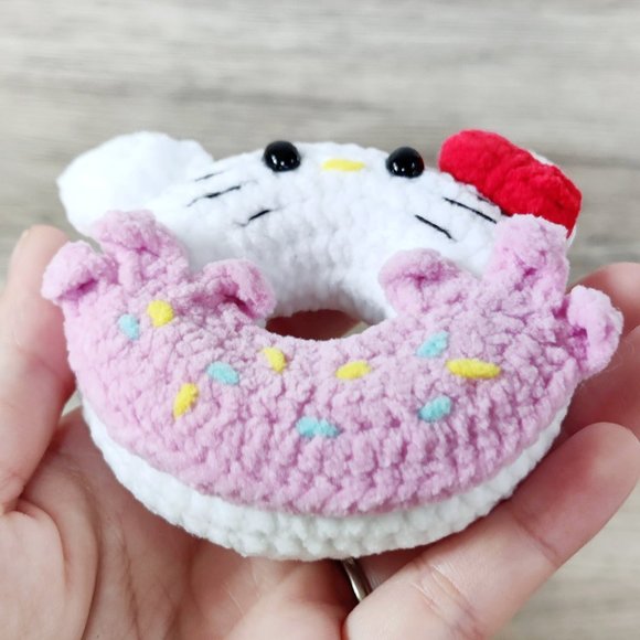 Handmade Amigurumi Crochet Sanrio Hello Kitty Donut - Picture 8 of 9